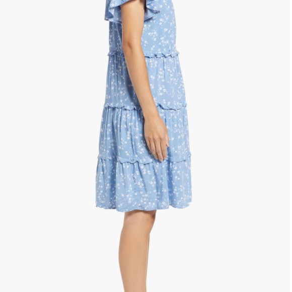 Women's Floral Flutter Sleeve Dress - Picture 5 of 8